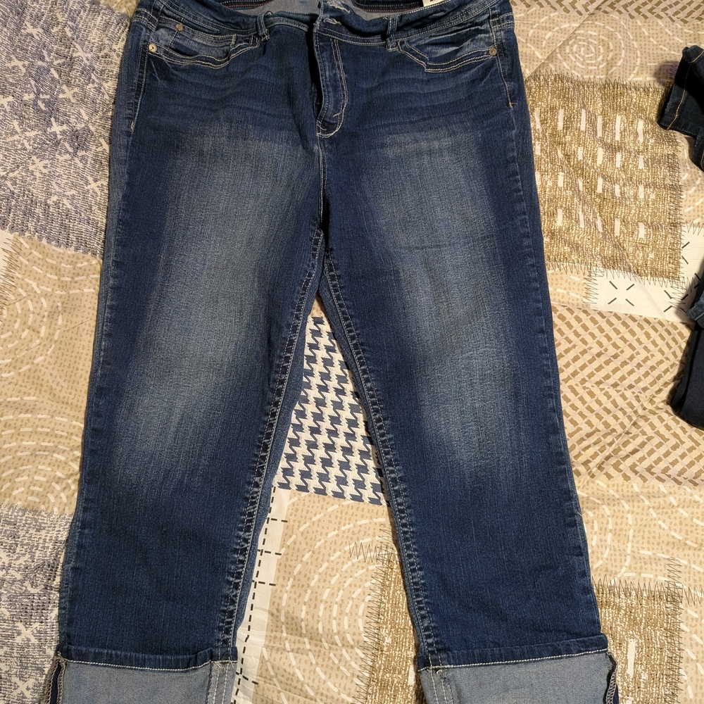 Women's Boyfriend Jeans in Dark Blue Wallflower Brand. 18.
